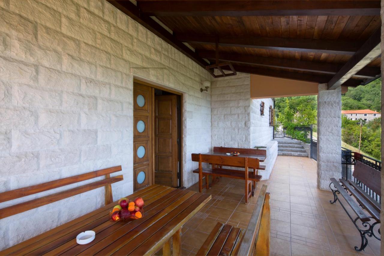 Villa Robinson Petrovac na moru Exterior foto