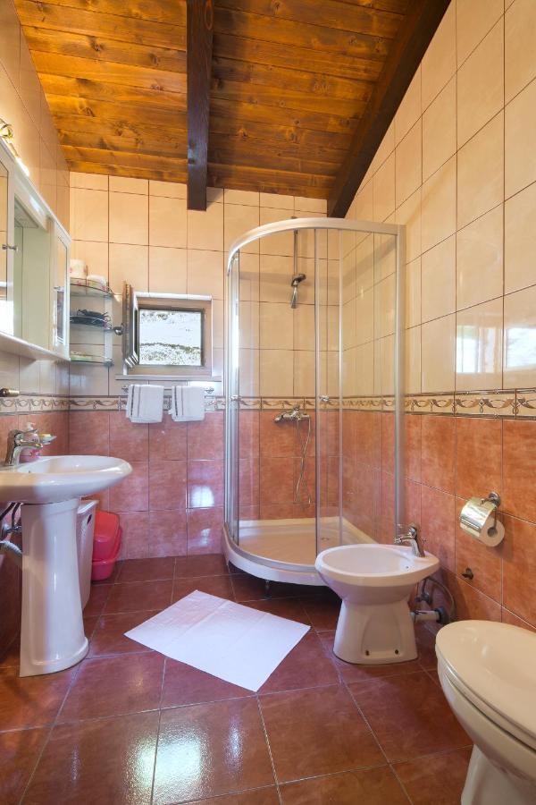 Villa Robinson Petrovac na moru Exterior foto