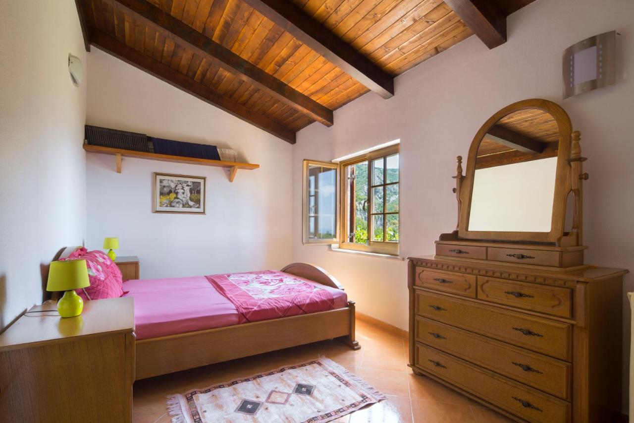 Villa Robinson Petrovac na moru Exterior foto