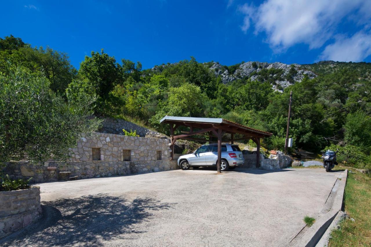 Villa Robinson Petrovac na moru Exterior foto